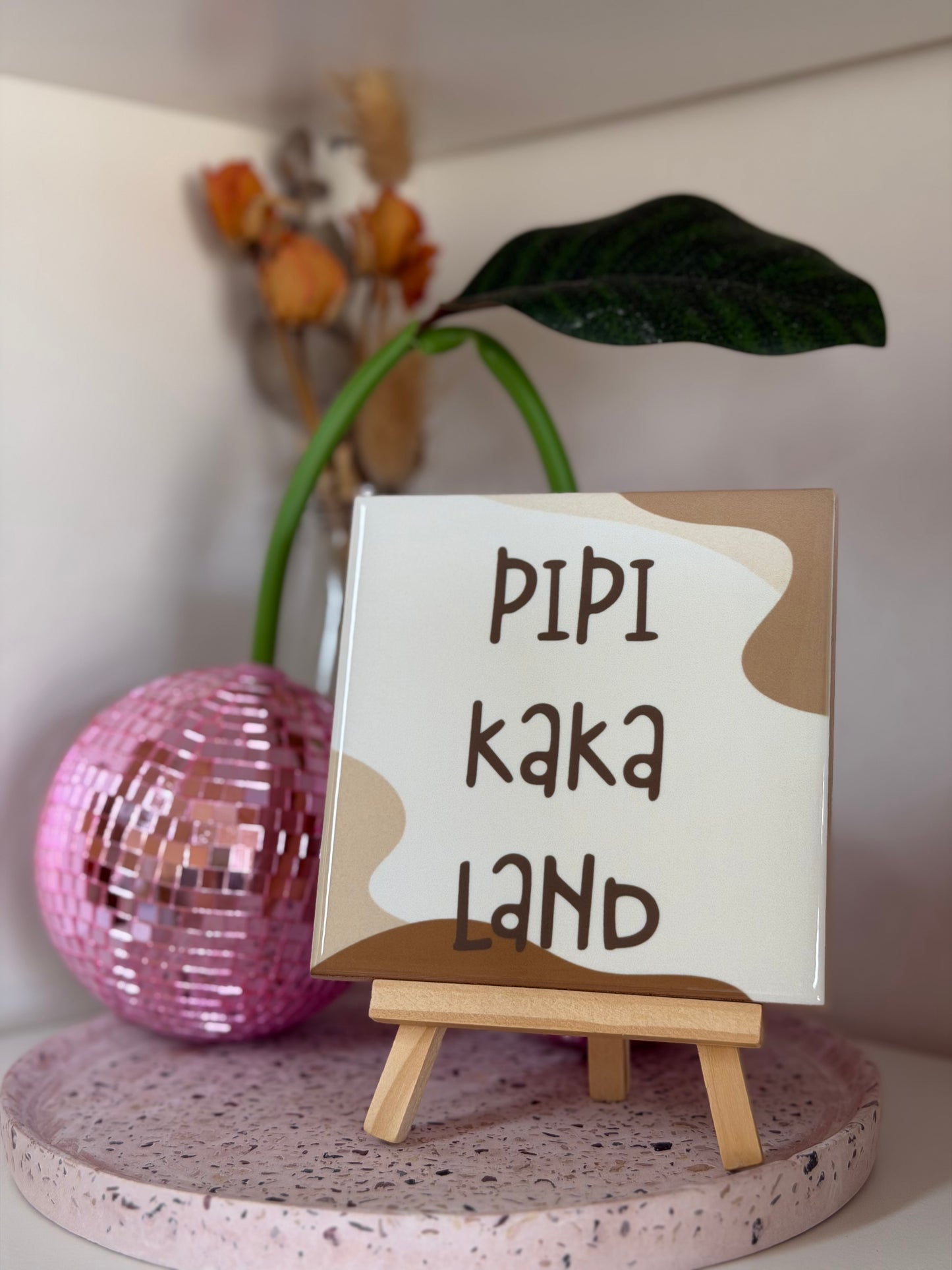 Tegel Pipi Kaka Land