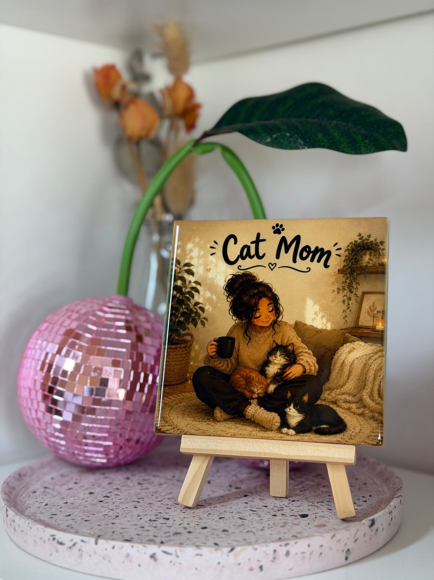 Tegel Cat Mom